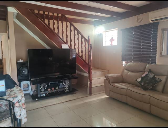 4 BEDROOM HOUSE TO LET IN SOUTHGATE